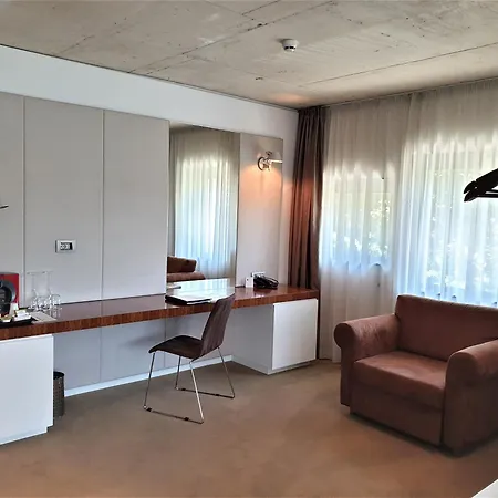 Graffit Gallery Design