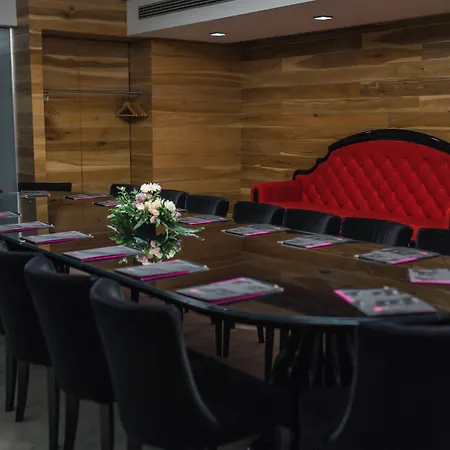 涂鸦画廊设计酒店 5*