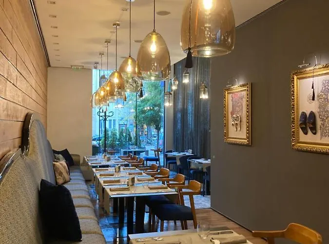 グラフィット ギャラリー デザイン 5* ヴァルナ