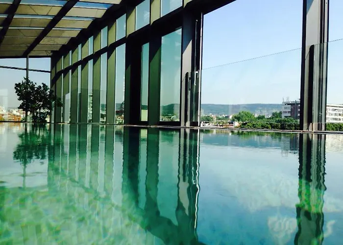 グラフィット ギャラリー デザイン ヴァルナ