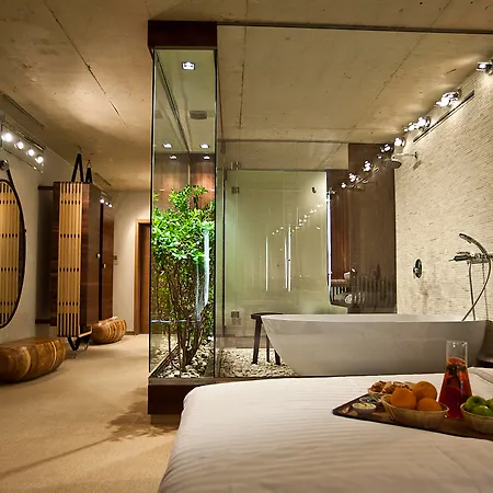 Hotel Graffit Gallery Design Warna