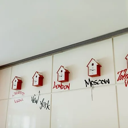 涂鸦画廊设计酒店 酒店 瓦爾納