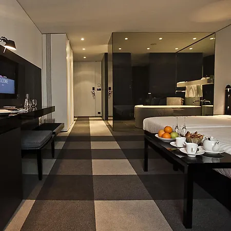 Graffit Gallery Design Готель