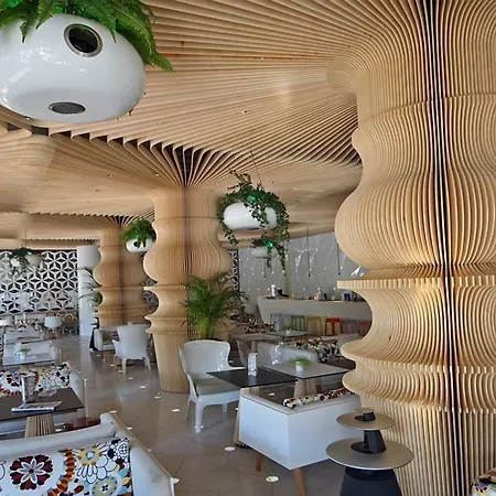 מלון Graffit Gallery Design 5*