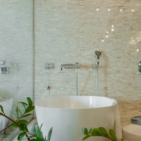 Отель Graffit Gallery Design 5*