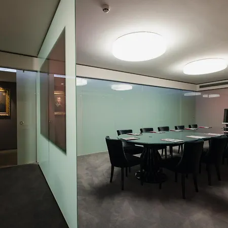 Graffit Gallery Design Готель Варна